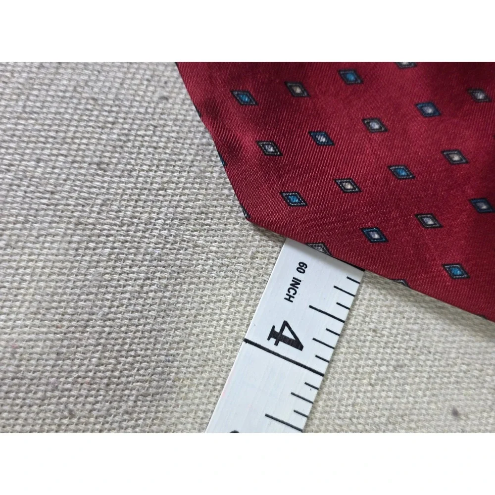 Etienne Aigner Mens Silk Necktie Burgundy Red Geometric Diamond Pattern WPL 2555